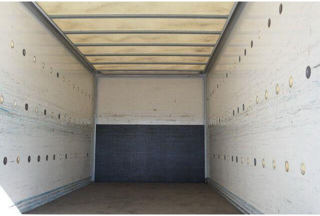 Iveco 80E18 4x2, LBW, AHK, Klima, 6.100mm lang - Box truck: picture 2 Iveco 80E18 4x2, LBW, AHK, Klima, 6.100mm lang - Box truck: picture 2