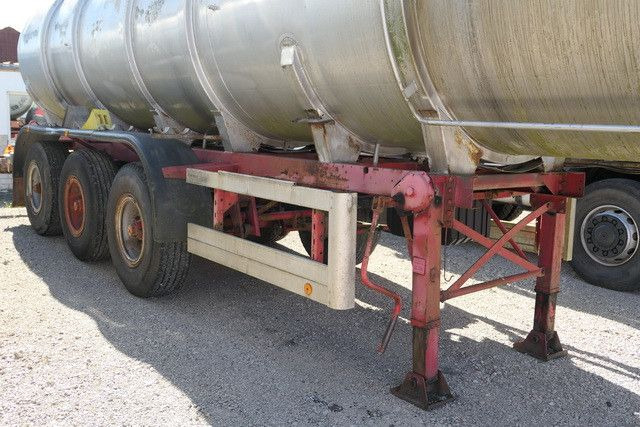 Lag GSA-C 20 S, Chemie-Tank, 25m³, Blattfederung - Tank semi-trailer: picture 4 Lag GSA-C 20 S, Chemie-Tank, 25m³, Blattfederung - Tank semi-trailer: picture 4