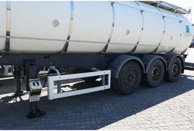 Menci SA 105, Lebensmittel, 32m³, Luft-Lift - Tank semi-trailer: picture 5 Menci SA 105, Lebensmittel, 32m³, Luft-Lift - Tank semi-trailer: picture 5