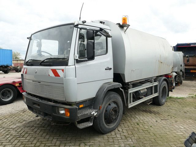 Mercedes-Benz 1314 KO 4x2, Schörling TSZ 94, Blattfederung - Road sweeper: picture 3 Mercedes-Benz 1314 KO 4x2, Schörling TSZ 94, Blattfederung - Road sweeper: picture 3