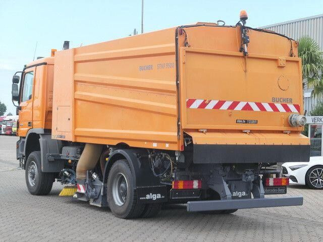 Mercedes-Benz 2032 A Actros 4x4, Bucher STKF 9500, Airport, AC - Road sweeper: picture 5 Mercedes-Benz 2032 A Actros 4x4, Bucher STKF 9500, Airport, AC - Road sweeper: picture 5