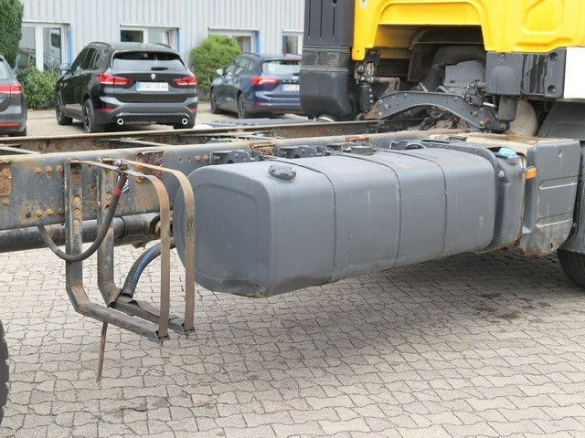 Renault 460 Premium Lander 6x4, Retarder, 10Räder, Klima - Cab chassis truck: picture 3 Renault 460 Premium Lander 6x4, Retarder, 10Räder, Klima - Cab chassis truck: picture 3