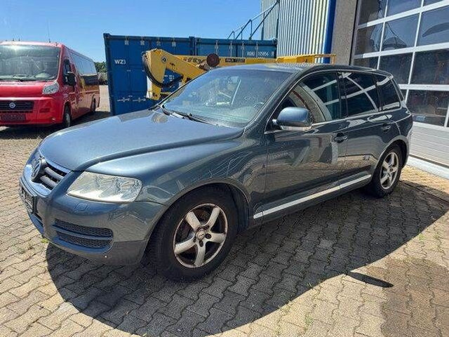 Volkswagen Touareg 3.2 V6/ GETRIEBESCHADEN /Motor läuft! - Open body delivery van: picture 1 Volkswagen Touareg 3.2 V6/ GETRIEBESCHADEN /Motor läuft! - Open body delivery van: picture 1
