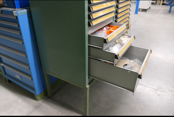 Armoire d'atelier 9 tiroirs avec son contenu Tiro class - Workshop equipment: picture 2 Armoire d'atelier 9 tiroirs avec son contenu Tiro class - Workshop equipment: picture 2