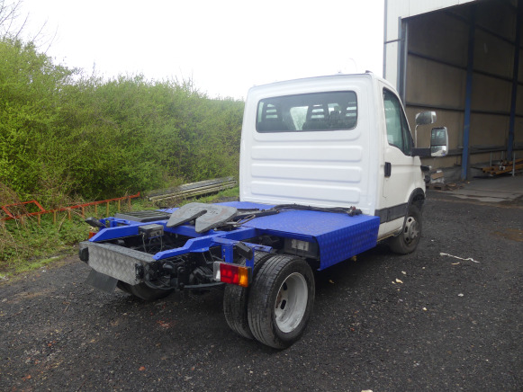 Camion pour tirer remorque Iveco 40C17T - Mini artic tractor unit: picture 3 Camion pour tirer remorque Iveco 40C17T - Mini artic tractor unit: picture 3
