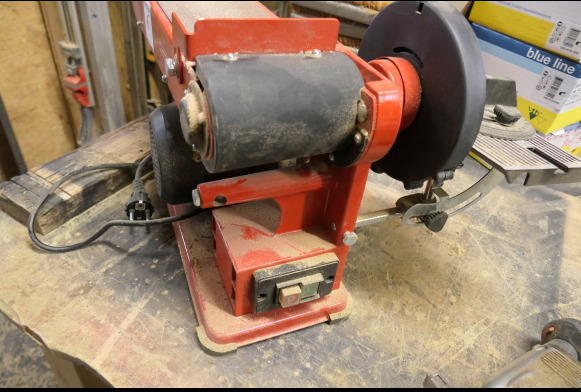 Ponceuse à bande + lapidaire Einhell TC-US 400 - Woodworking machinery: picture 3 Ponceuse à bande + lapidaire Einhell TC-US 400 - Woodworking machinery: picture 3