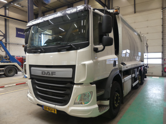 REF:01-BGF-8 - Camion poubelle DAF CF290FAG (2015-268.697 km) - Garbage truck: picture 1 REF:01-BGF-8 - Camion poubelle DAF CF290FAG (2015-268.697 km) - Garbage truck: picture 1