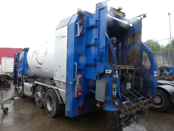 REF:05-BHS-7 - Camion poubelle DAF CF290FAG (2016-200.697 km) - Garbage truck: picture 4 REF:05-BHS-7 - Camion poubelle DAF CF290FAG (2016-200.697 km) - Garbage truck: picture 4