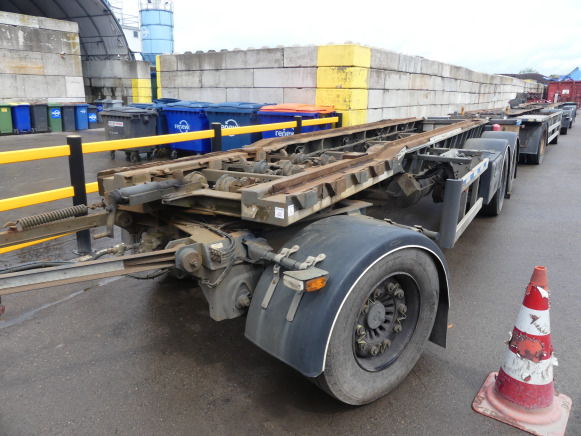 Container transporter/ Swap body trailer REF:15-WD-GP - Remorque porte container Burg BPA 09-18 ACXXX-00: picture 1