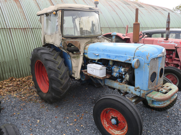 Tracteur agricole + treuil Ford Super Major - Farm tractor: picture 2 Tracteur agricole + treuil Ford Super Major - Farm tractor: picture 2