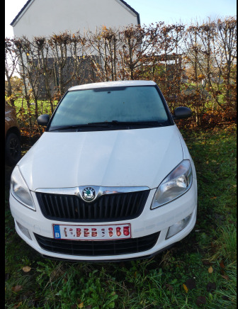 Voiture Skoda Fabia (2011-142449km-VIN:TMBEN65J1B3190467) - Car: picture 4 Voiture Skoda Fabia (2011-142449km-VIN:TMBEN65J1B3190467) - Car: picture 4