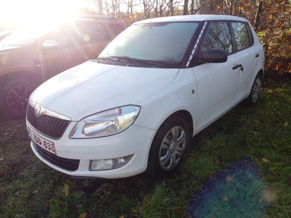 Voiture Skoda Fabia (2011-142449km-VIN:TMBEN65J1B3190467) - Car: picture 2 Voiture Skoda Fabia (2011-142449km-VIN:TMBEN65J1B3190467) - Car: picture 2