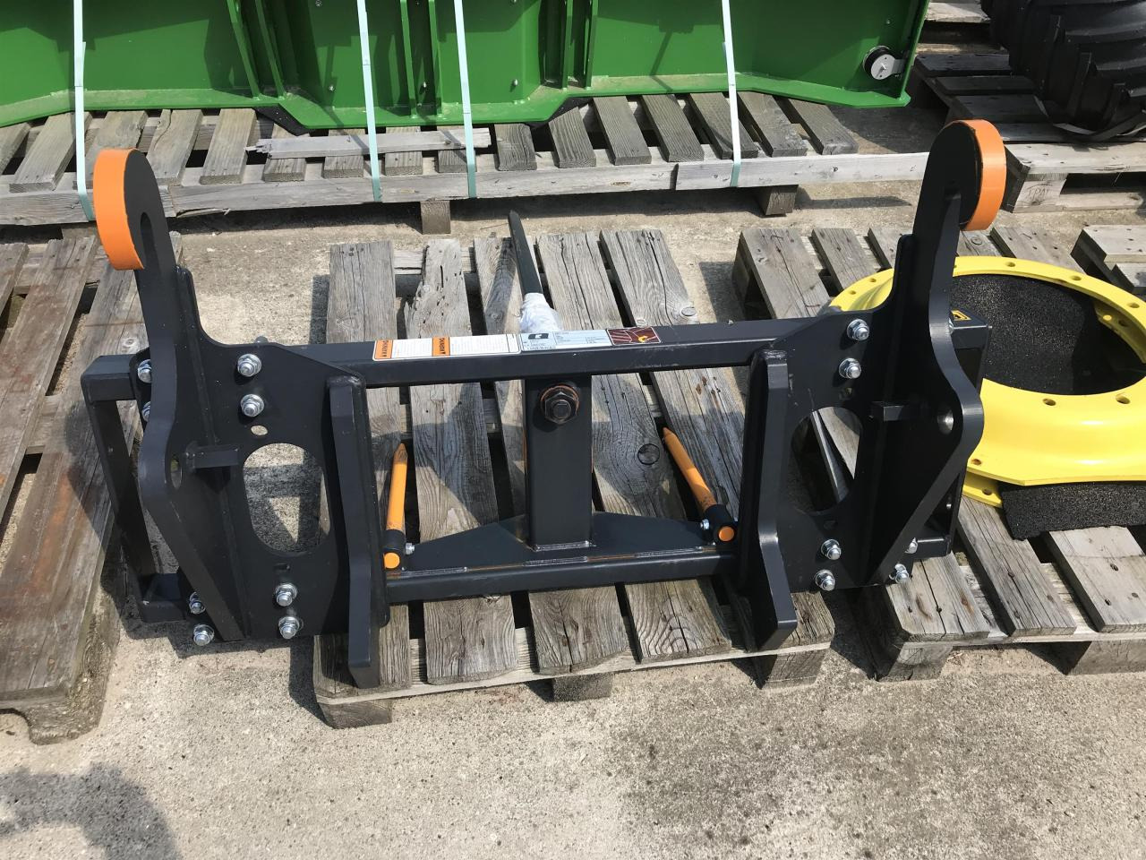 ALÖ Ballenspieß - Front loader for tractor: picture 5 ALÖ Ballenspieß - Front loader for tractor: picture 5