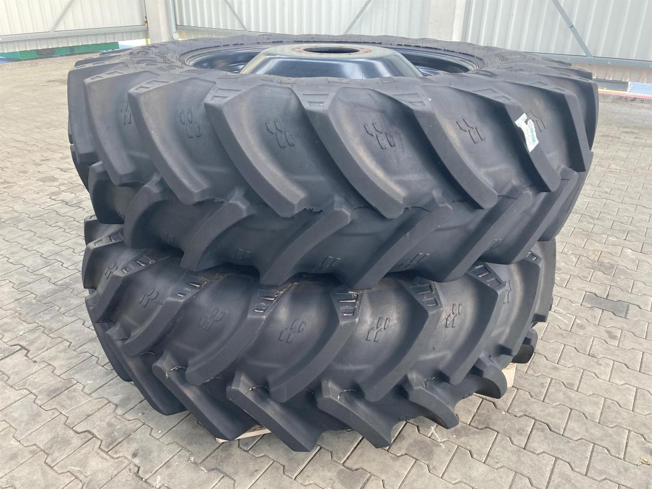 Alliance 480R30 & 520R42 - Tire for Agricultural machinery: picture 5 Alliance 480R30 & 520R42 - Tire for Agricultural machinery: picture 5