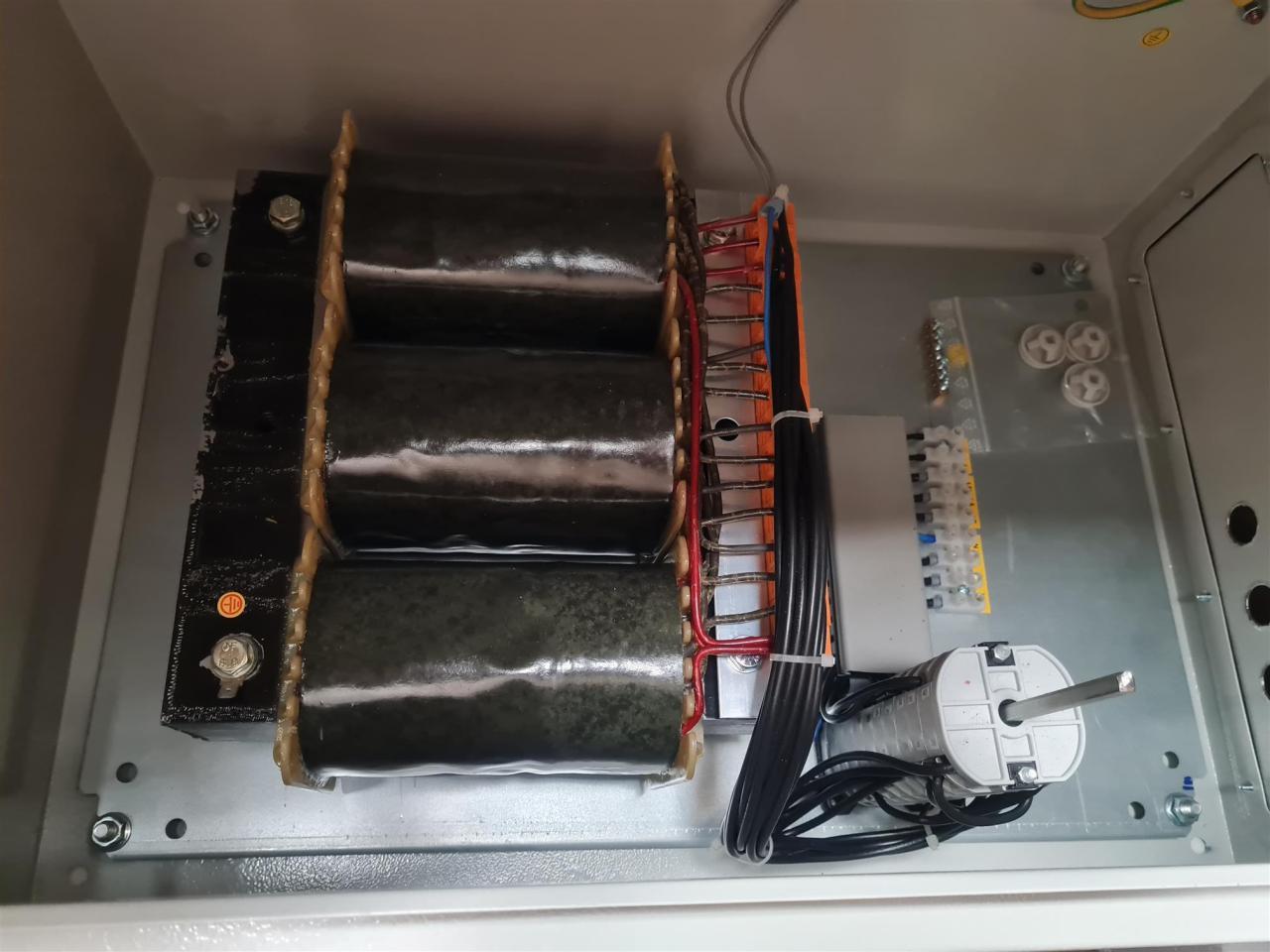 Avenco Trafosteuerung 5 Stufen, 20A - Livestock equipment: picture 2 Avenco Trafosteuerung 5 Stufen, 20A - Livestock equipment: picture 2