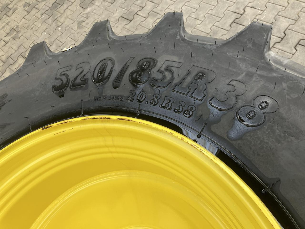 BKT 520/85R38 - Tire for Agricultural machinery: picture 2 BKT 520/85R38 - Tire for Agricultural machinery: picture 2