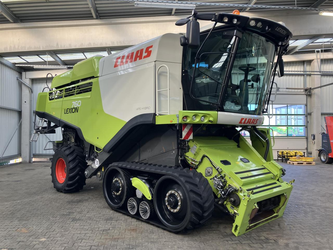 CLAAS Lexion 760 TT - Combine harvester: picture 2 CLAAS Lexion 760 TT - Combine harvester: picture 2