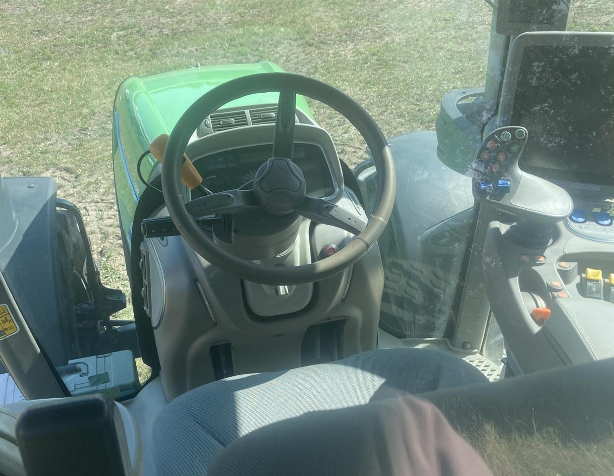Farm tractor Deutz-Fahr 7250TTV: picture 6