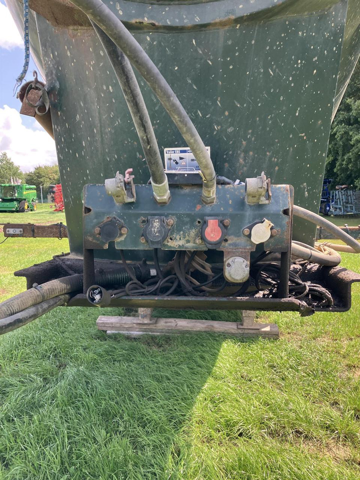 / EMEK SLB 3 - Fertilizing equipment: picture 3 / EMEK SLB 3 - Fertilizing equipment: picture 3