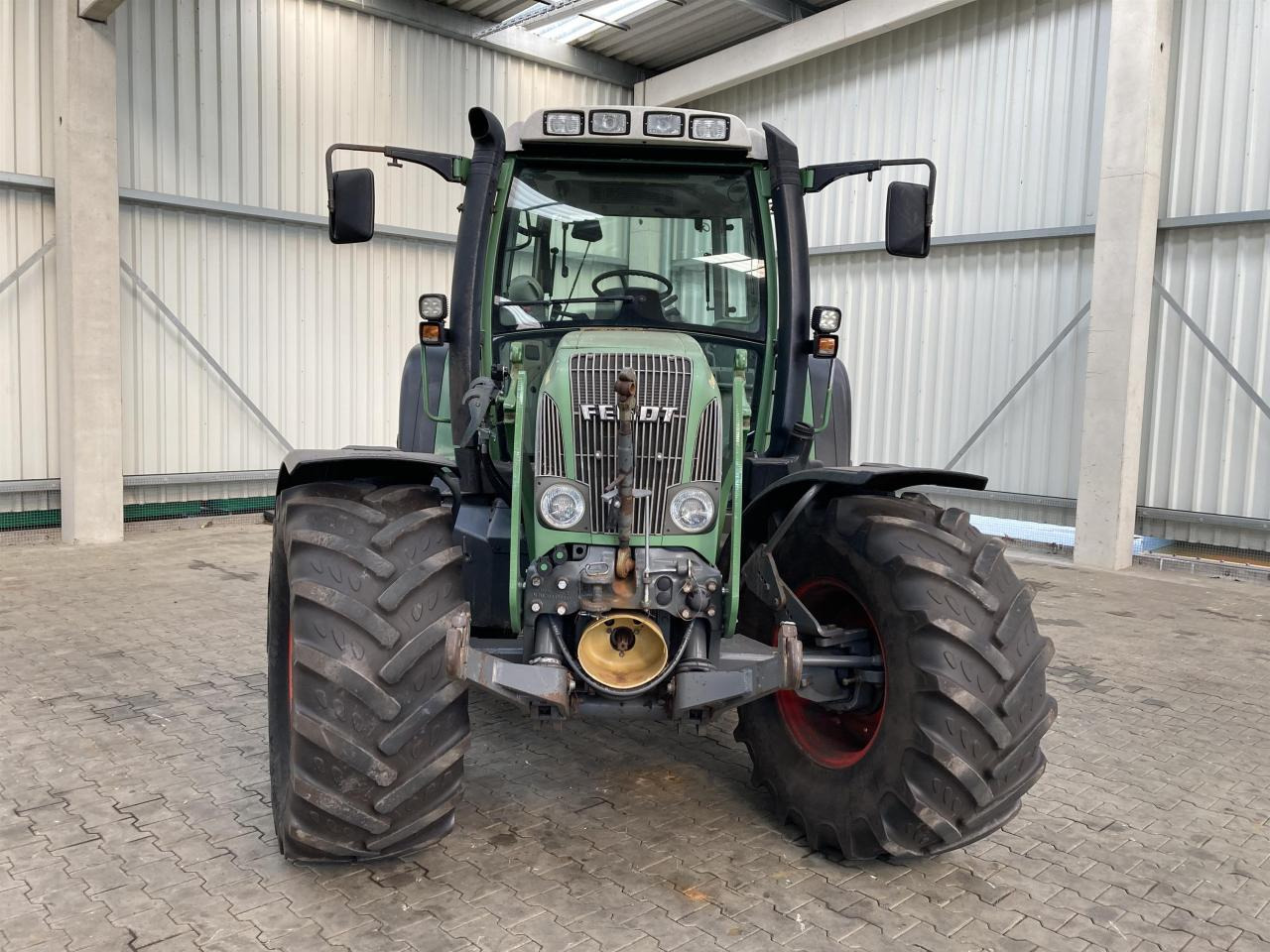 Fendt 410 Vario - Farm tractor: picture 4 Fendt 410 Vario - Farm tractor: picture 4