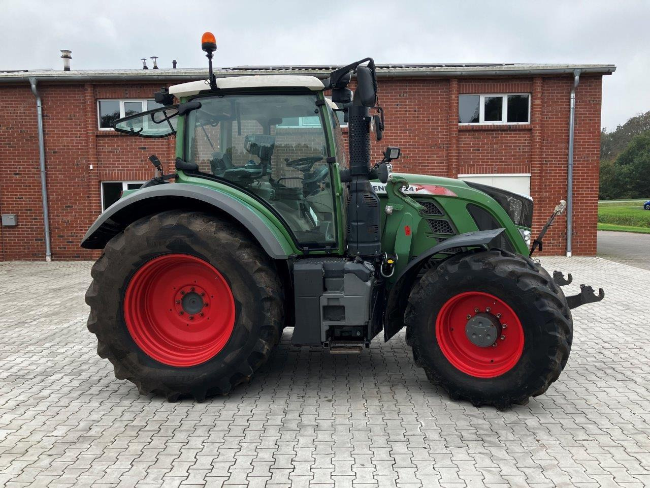 Fendt 716 Vario Profi Plus - Farm tractor: picture 3 Fendt 716 Vario Profi Plus - Farm tractor: picture 3