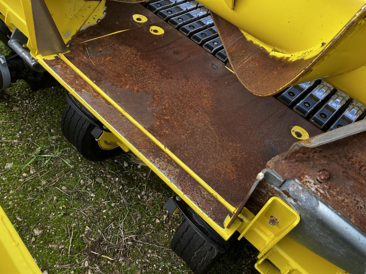 John Deere 30R - Forage harvester attachment: picture 4 John Deere 30R - Forage harvester attachment: picture 4