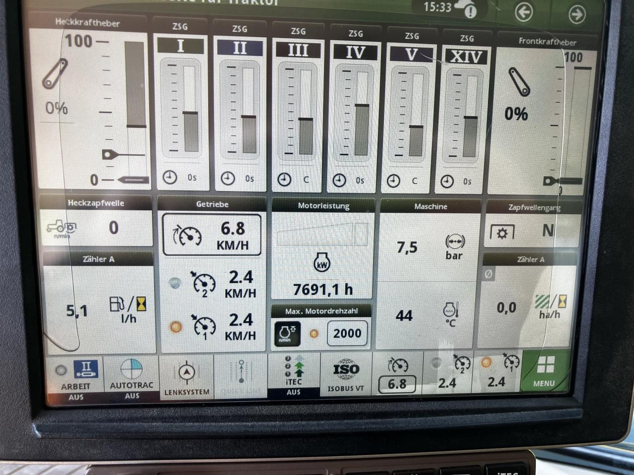 Farm tractor John Deere 6230R: picture 10