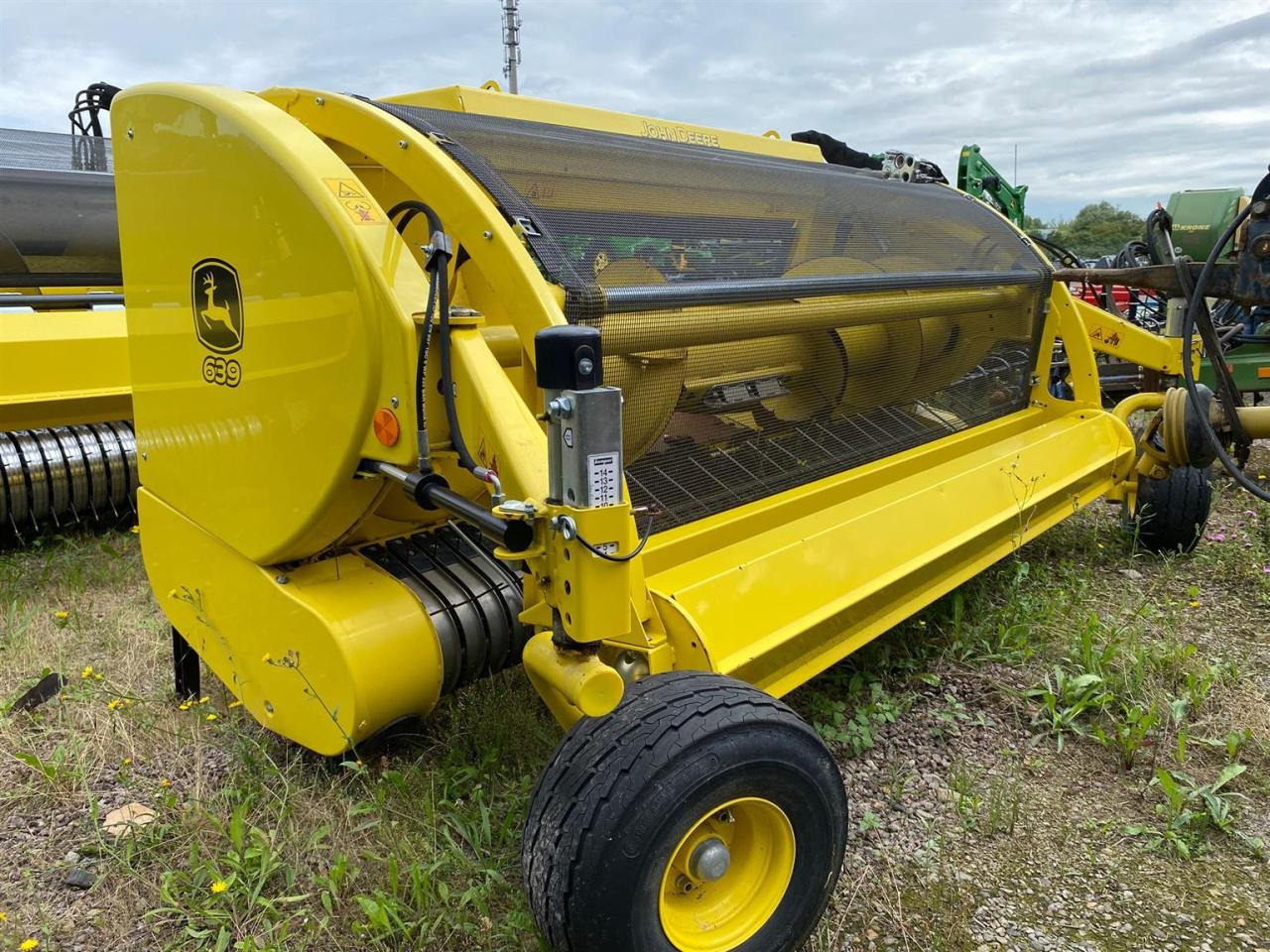 John Deere 639 - Forage harvester attachment: picture 1 John Deere 639 - Forage harvester attachment: picture 1