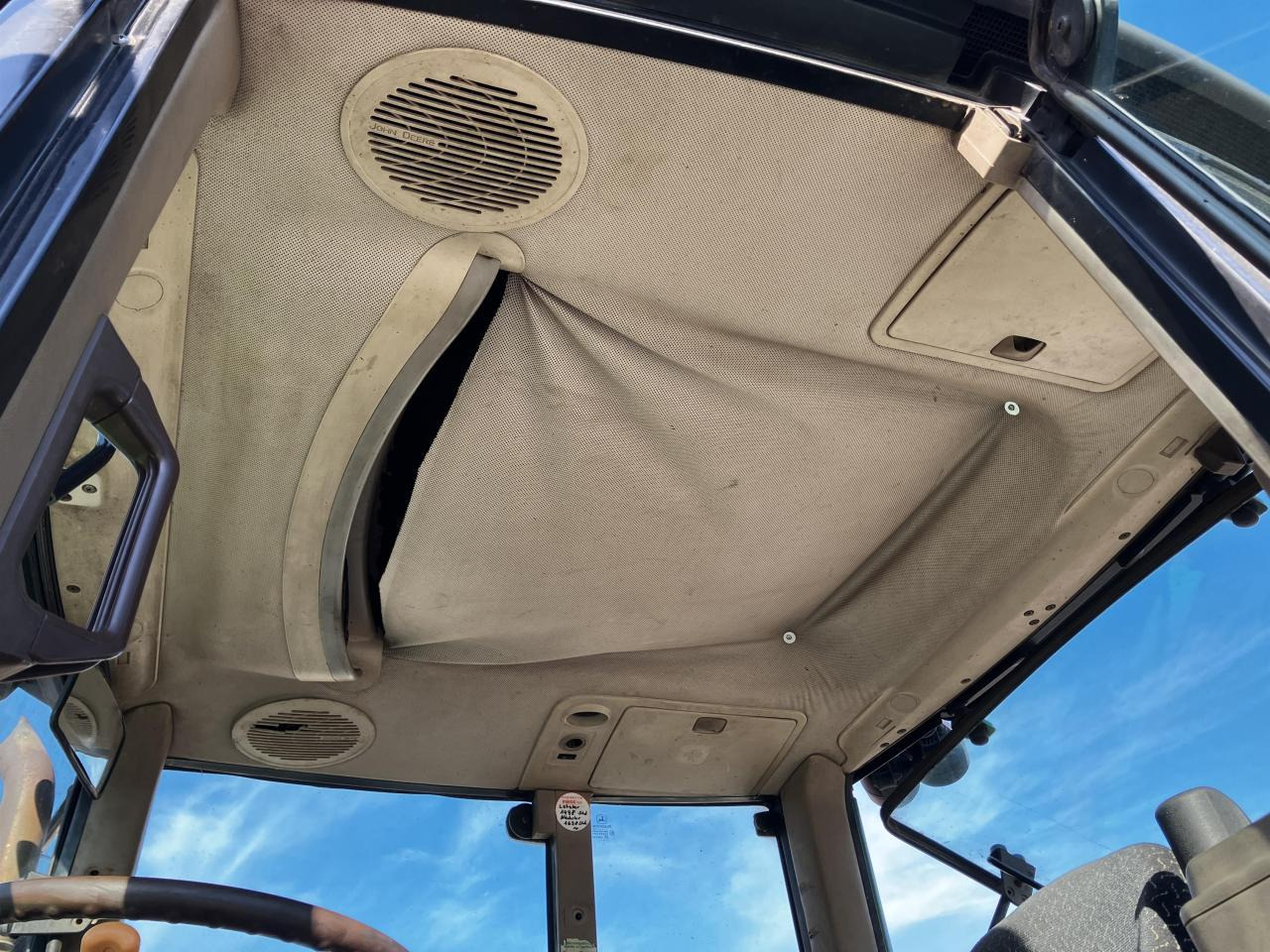 John Deere 6920 S - Farm tractor: picture 4 John Deere 6920 S - Farm tractor: picture 4