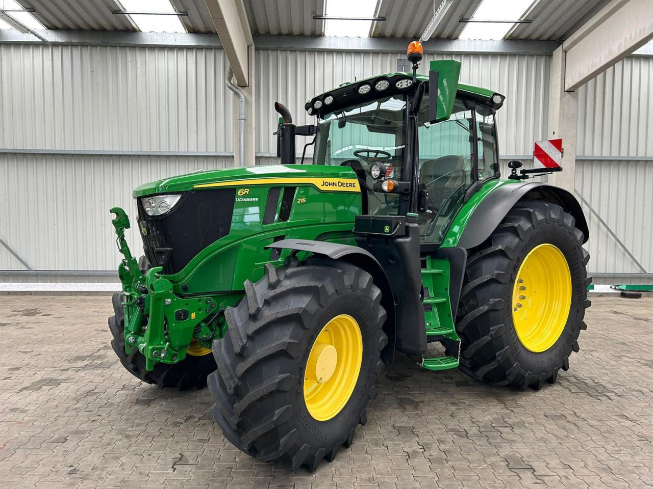 John Deere 6R 215 - Farm tractor: picture 1 John Deere 6R 215 - Farm tractor: picture 1