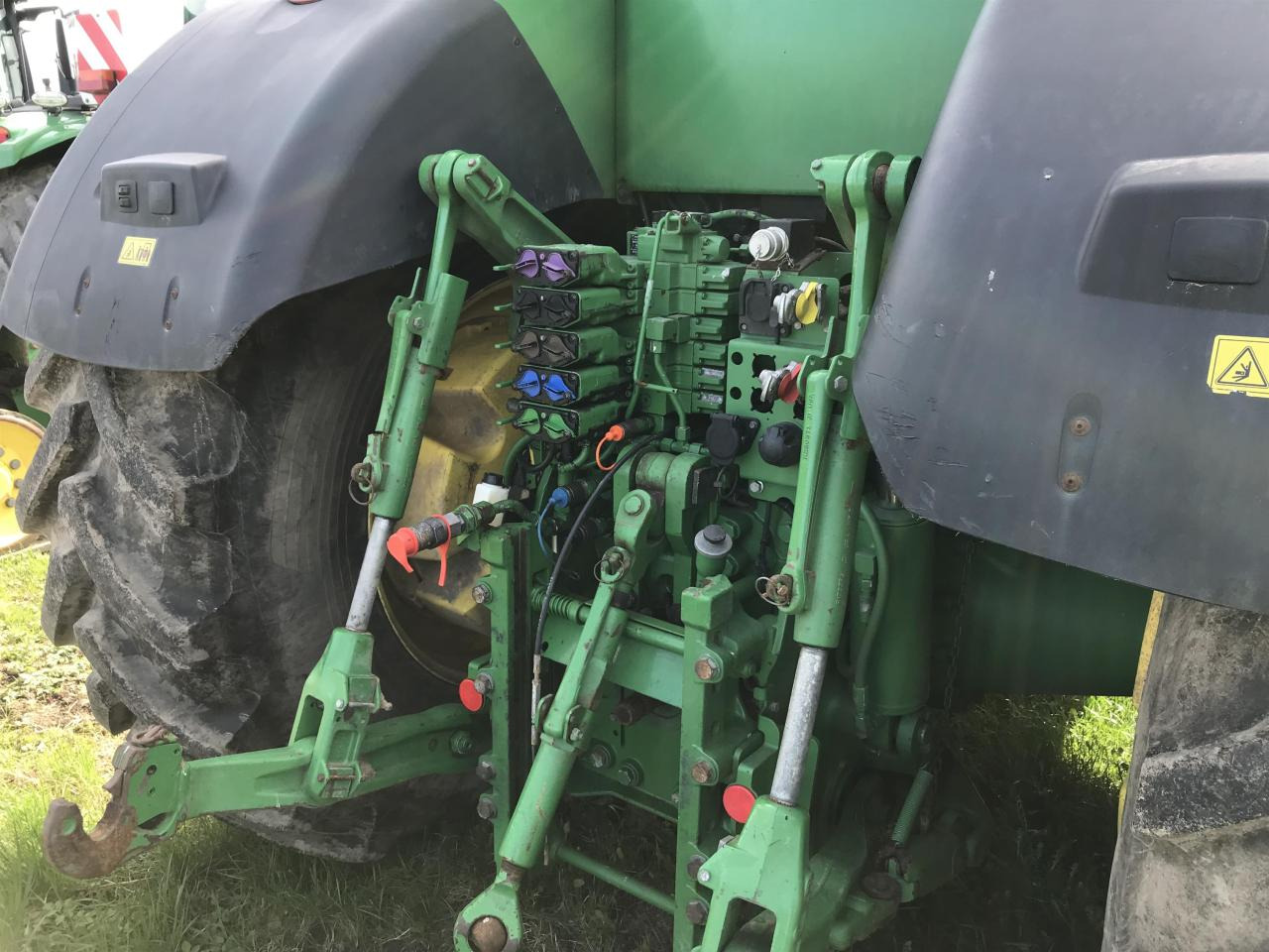 John Deere 7310R - Farm tractor: picture 5 John Deere 7310R - Farm tractor: picture 5
