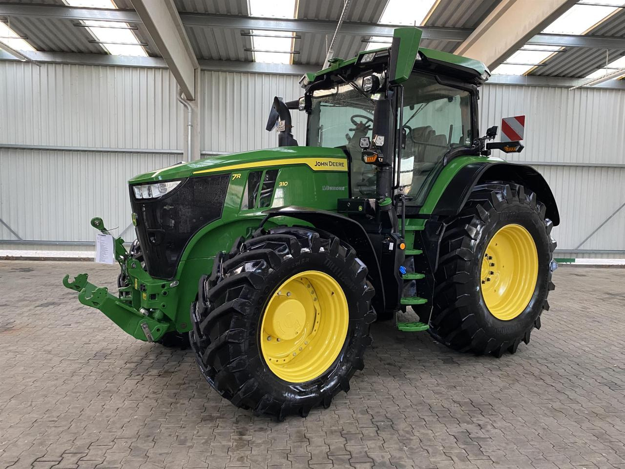 John Deere 7R 310 - Farm tractor: picture 1 John Deere 7R 310 - Farm tractor: picture 1