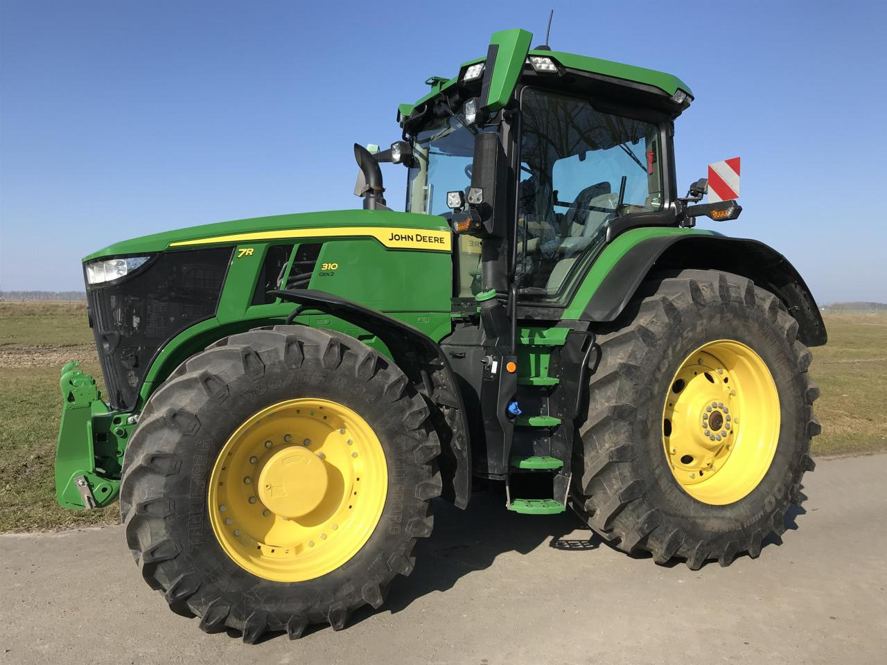 John Deere 7R 310 - Farm tractor: picture 1 John Deere 7R 310 - Farm tractor: picture 1