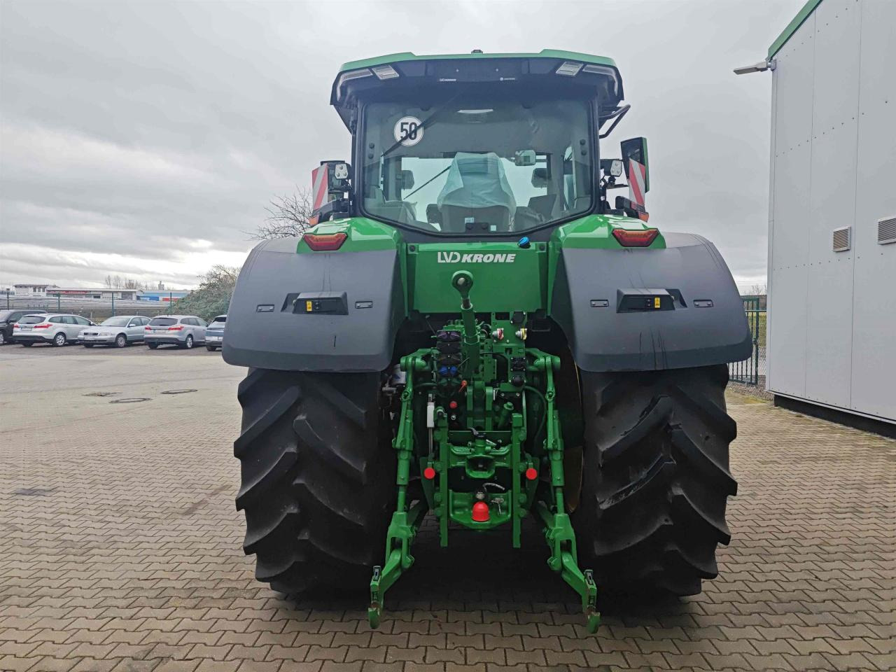 John Deere 7R 330 - Farm tractor: picture 5 John Deere 7R 330 - Farm tractor: picture 5