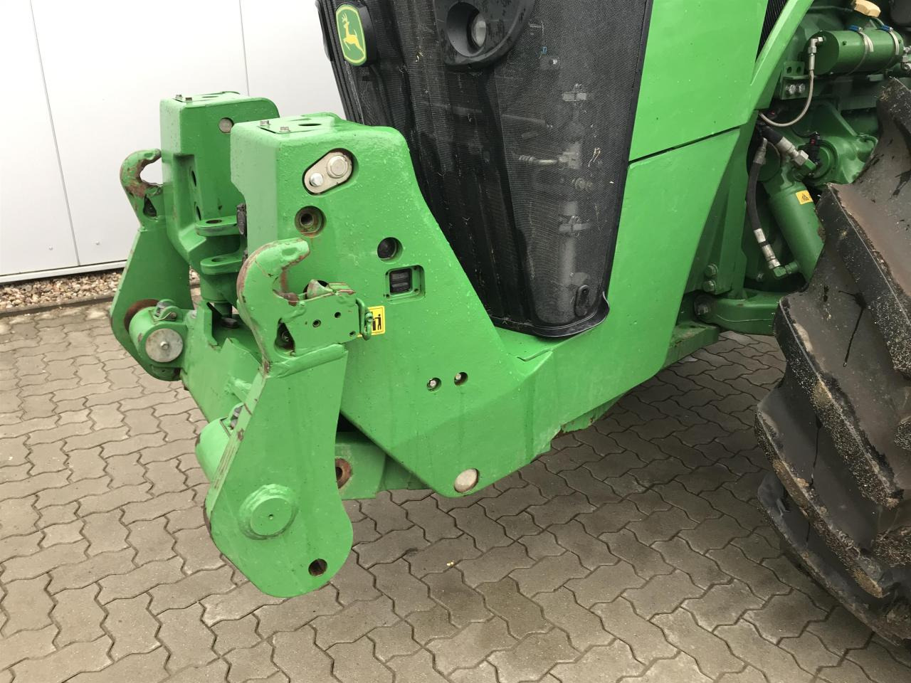 John Deere 8400R - Farm tractor: picture 4 John Deere 8400R - Farm tractor: picture 4