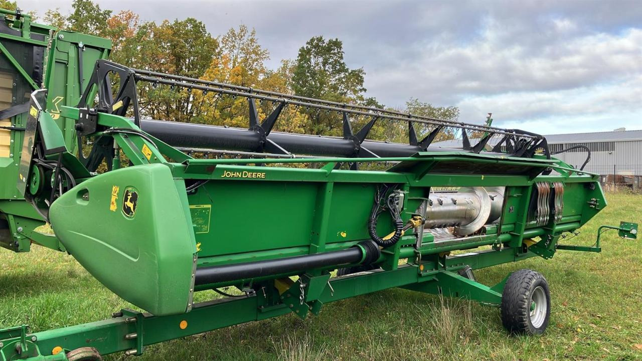 Combine harvester John Deere C 670: picture 7 Combine harvester John Deere C 670: picture 7