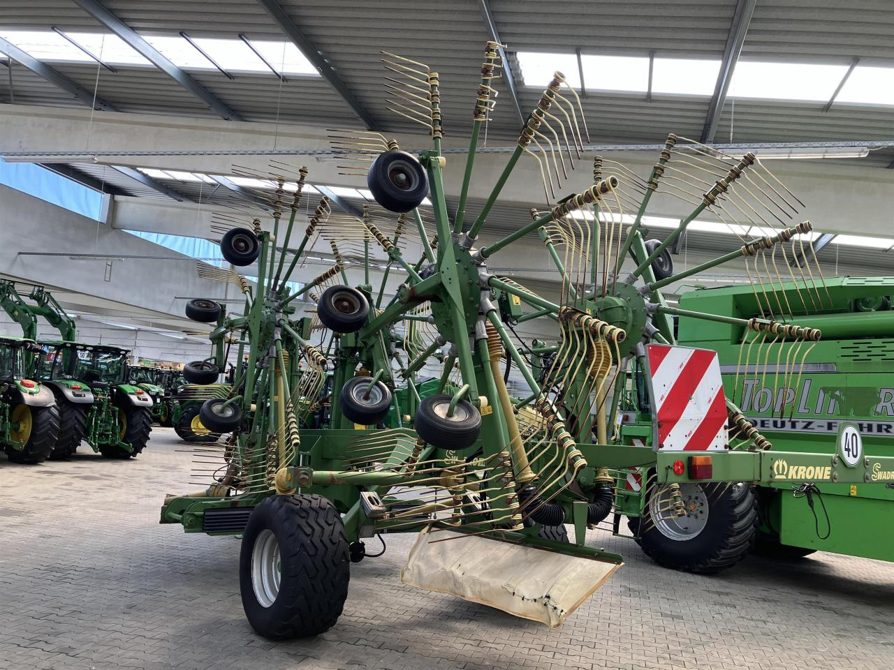 Krone Swadro 1400 - Tedder/ Rake: picture 3 Krone Swadro 1400 - Tedder/ Rake: picture 3