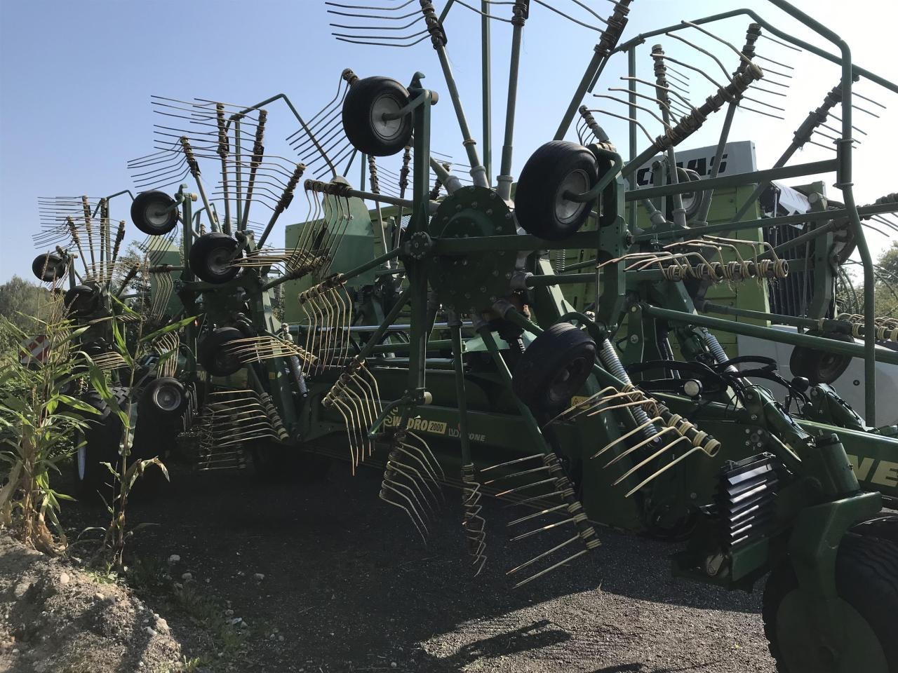 Krone Swadro 2000 - Tedder/ Rake: picture 2 Krone Swadro 2000 - Tedder/ Rake: picture 2