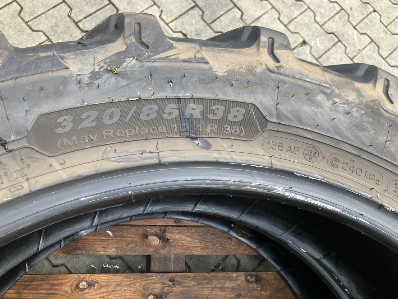 Michelin 320/85R38 - Tire for Agricultural machinery: picture 4 Michelin 320/85R38 - Tire for Agricultural machinery: picture 4