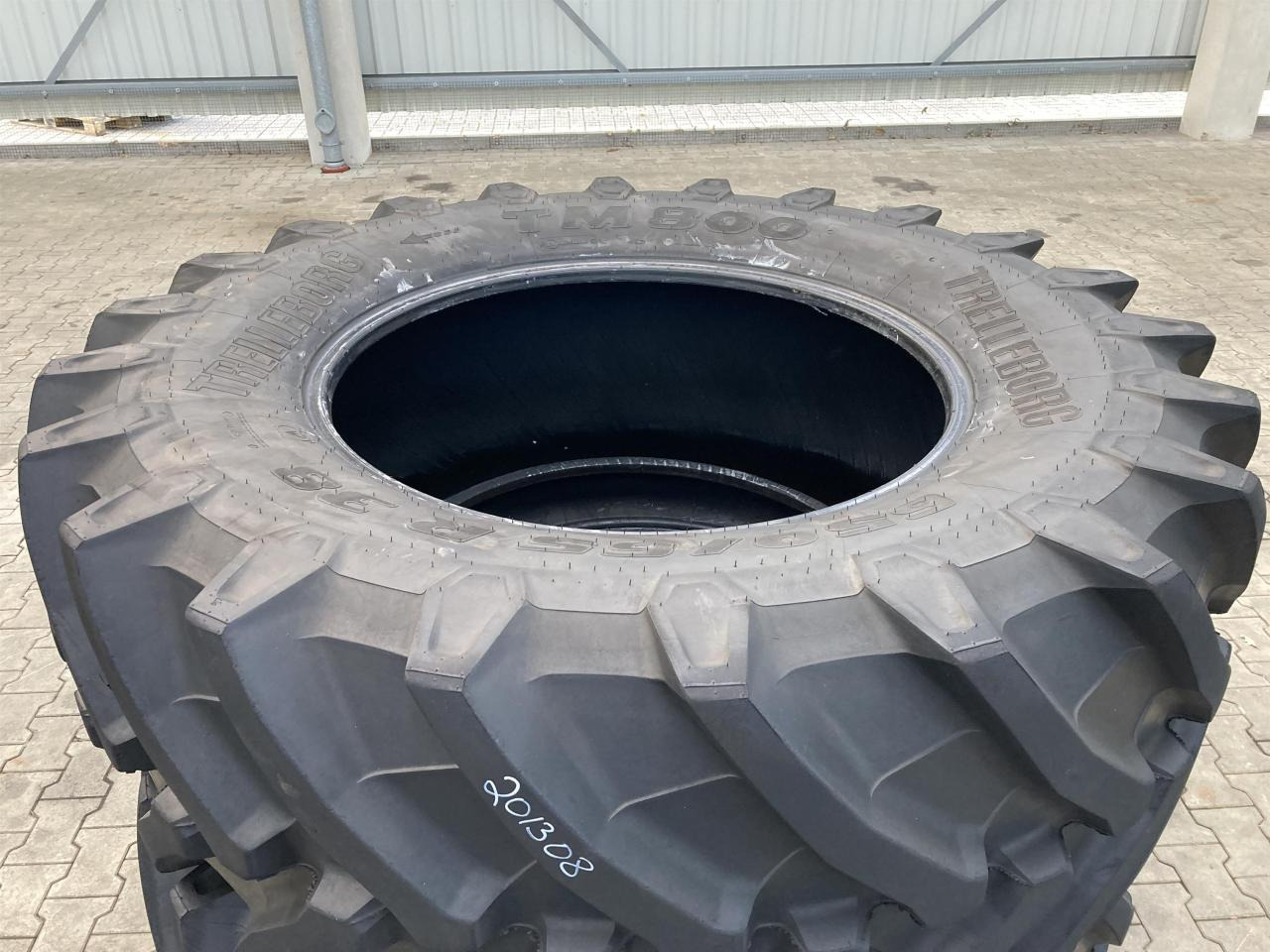 Trelleborg 650/65R38 - Tire for Agricultural machinery: picture 2 Trelleborg 650/65R38 - Tire for Agricultural machinery: picture 2