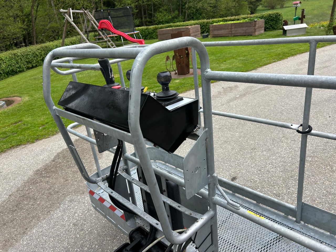 Articulated boom Manitou 200 ATJ: picture 16