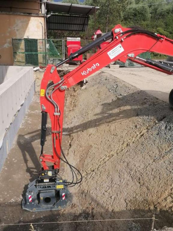 CM Crusher PV 45.80 Vibrating Plate - Vibratory plate: picture 1 CM Crusher PV 45.80 Vibrating Plate - Vibratory plate: picture 1