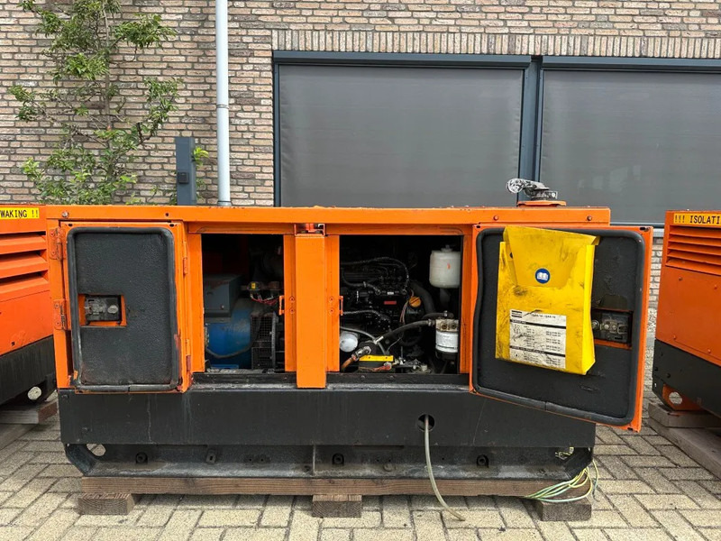 Atlas-Copco QAS 18 Yanmar Mecc Alte Spa 18 kVA Silent generatorset - Generator set: picture 4 Atlas-Copco QAS 18 Yanmar Mecc Alte Spa 18 kVA Silent generatorset - Generator set: picture 4