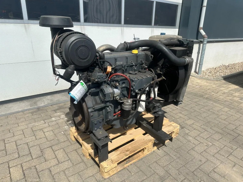 Deutz BF4M 1013 Diesel Engine 4 cylinder 102 kW / 137 HP - Engine for Material handling equipment: picture 2 Deutz BF4M 1013 Diesel Engine 4 cylinder 102 kW / 137 HP - Engine for Material handling equipment: picture 2