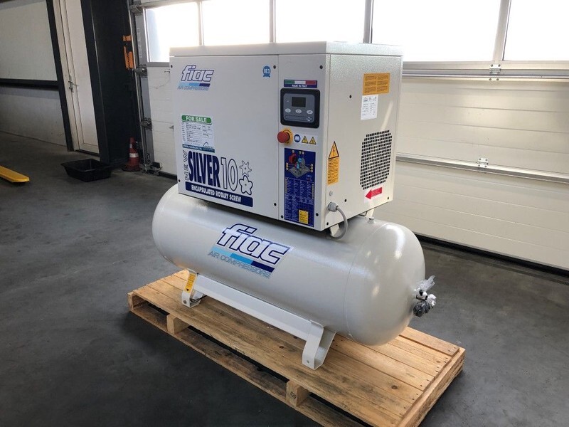Fiac New Silver 10 / 300 Silent 7.5 kW 860 L / min 10 bar Elektrische Schroefcompressor met ketel - Air compressor: picture 4 Fiac New Silver 10 / 300 Silent 7.5 kW 860 L / min 10 bar Elektrische Schroefcompressor met ketel - Air compressor: picture 4