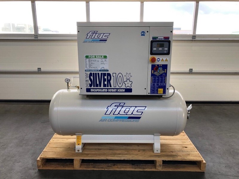 Fiac New Silver 10 / 300 Silent 7.5 kW 860 L / min 10 bar Elektrische Schroefcompressor met ketel - Air compressor: picture 2 Fiac New Silver 10 / 300 Silent 7.5 kW 860 L / min 10 bar Elektrische Schroefcompressor met ketel - Air compressor: picture 2