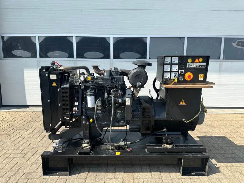 Himoinsa Iveco FPT NEF 45 Stamford 60 kVA noodstroom generatorset - Generator set: picture 1 Himoinsa Iveco FPT NEF 45 Stamford 60 kVA noodstroom generatorset - Generator set: picture 1