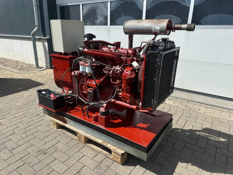 Iveco 8041 I 06.55 Leroy Somer 45 KVA noodstroom generatorset as New ! 104 hours - Generator set: picture 1 Iveco 8041 I 06.55 Leroy Somer 45 KVA noodstroom generatorset as New ! 104 hours - Generator set: picture 1