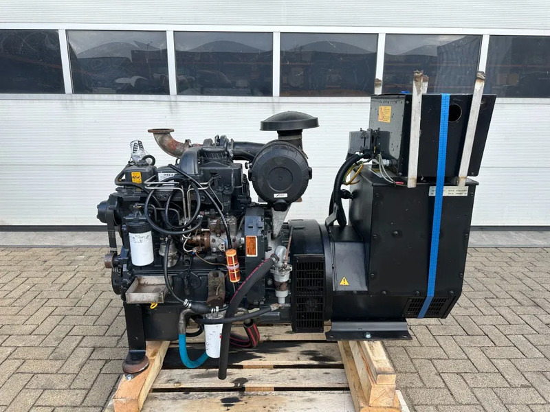 Iveco FPT NEF45 SM1A.A0 Stamford 60 kVA generatorset - Generator set: picture 1 Iveco FPT NEF45 SM1A.A0 Stamford 60 kVA generatorset - Generator set: picture 1