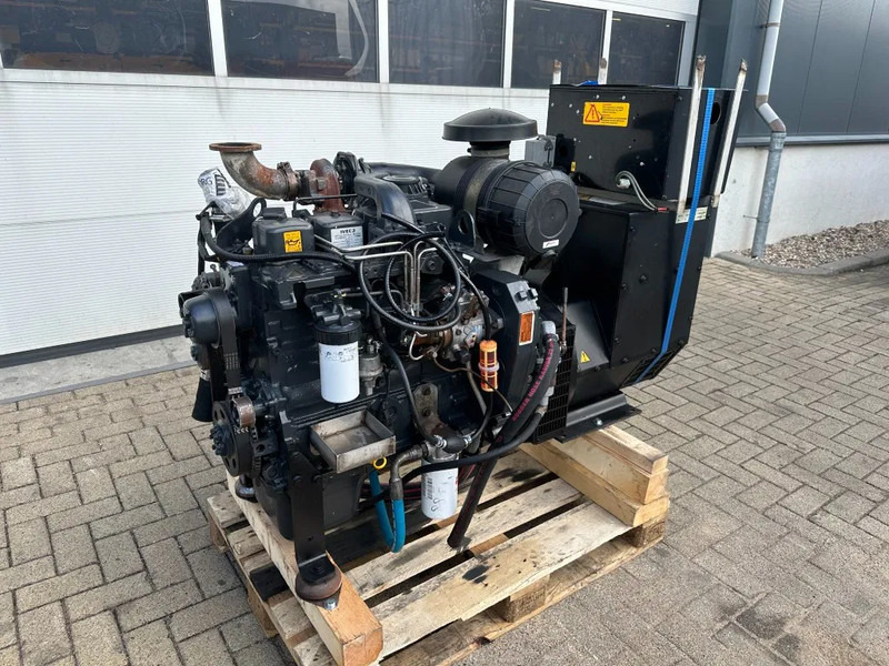 Iveco FPT NEF45 SM1A.A0 Stamford 60 kVA generatorset - Generator set: picture 3 Iveco FPT NEF45 SM1A.A0 Stamford 60 kVA generatorset - Generator set: picture 3